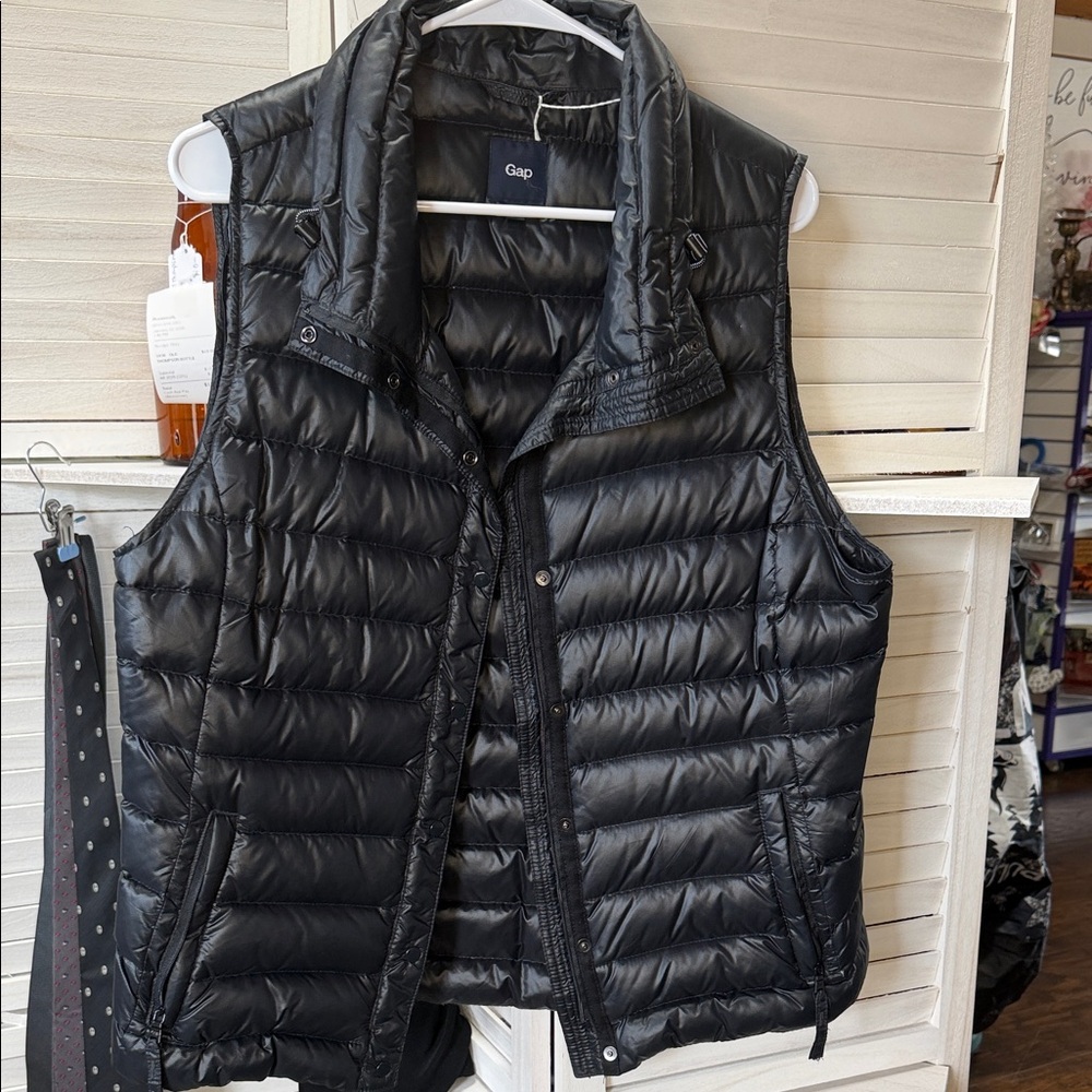 GAP Black Puffer Vest